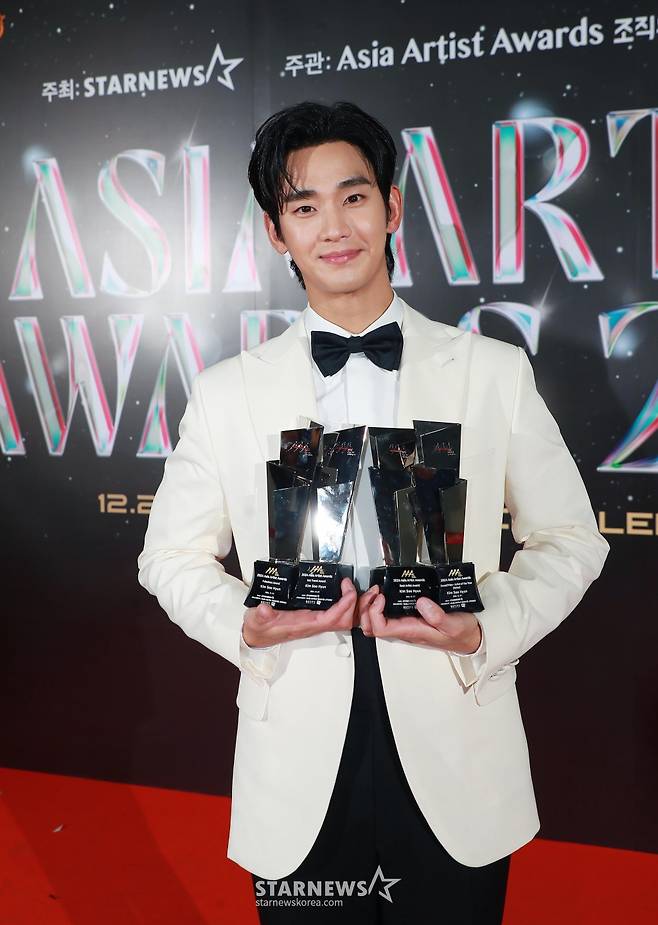 김수현, 2024 AAA 대상까지 4관왕[★포토]