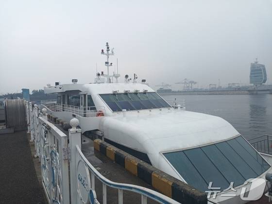 인천 아라뱃길을 오가는 '한강 르네상스호'. ⓒ 뉴스1 박우영 기자