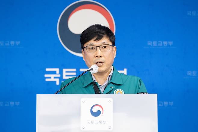 주종완 국토교통부 항공정책실장이 29일 무안 제주항공 여객기 추락사고와 관련해 브리핑을 하고 있다. (사진=국토교통부)