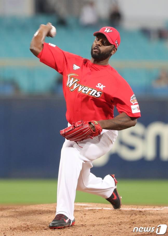 2019년 SK 와이번스 시절의 헨리 소사. /사진=뉴스1