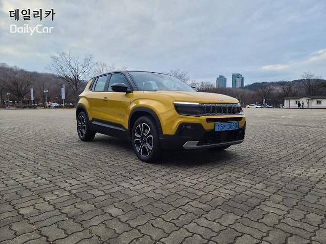 지프(Jeep) 콤팩트 전기 SUV 어벤저(Avenger)