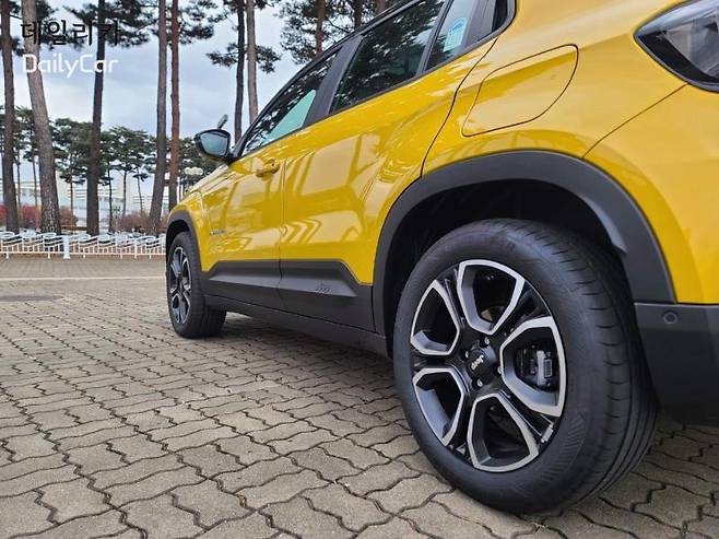 지프(Jeep) 콤팩트 전기 SUV 어벤저(Avenger)