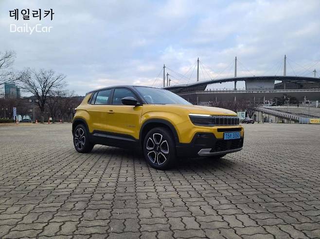 지프(Jeep) 콤팩트 전기 SUV 어벤저(Avenger)