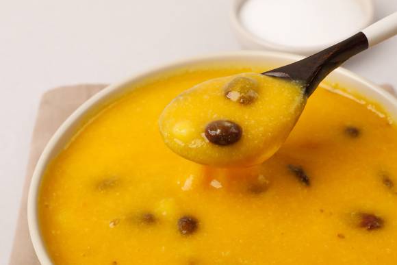 이처럼 다양한 효능이 있는 호박죽, 이 한 그릇으로 맛, 건강 모두 챙겨보자. 사진은 호박죽. [사진=소문난죽집]