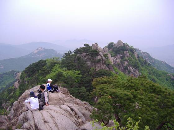 Mount Dobong in Dobong District, northern Seoul [JOONGANG ILBO]
