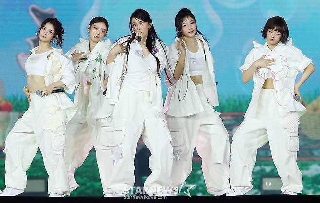 뉴진스 '태국 버니즈 심쿵하게 만든 무대'[AAA 스페셜 포토]