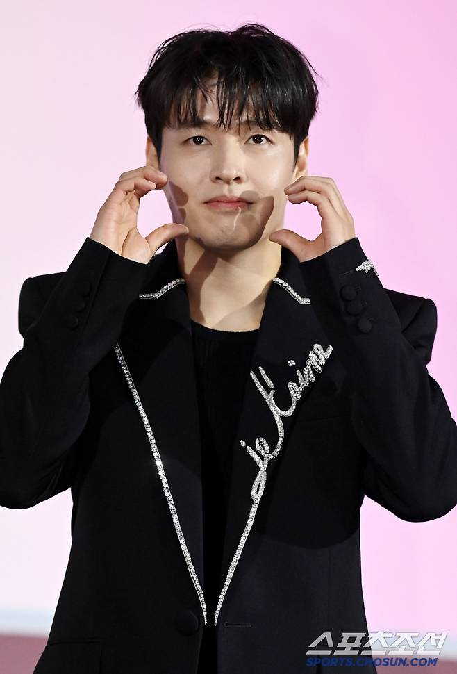 9일 서울 동대문디자인플라자에서 열린 넷플릭스 시리즈 '오징어 게임' 시즌2의 제작발표회, 강하늘이 포토타임을 갖고 있다. 허상욱 기자 wook@sportschosun.com/2024.12.09/