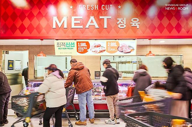 지난달 13일 대구 수성동에 문을 연 이마트 푸드마켓 수성점 전경. 이마트 푸드마켓은 신선식품을 상시 저가로 파는 할인점이다. /신세계그룹 뉴스룸