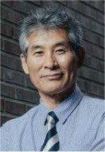 이재명 더불어민주당 대표가 2024년 11월 25일 서울 서초구 중앙지방법원에서 위증교사 혐의 재판 1심 선고 무죄판결을 받은 후 법원을 나서고 있다. [뉴시스]