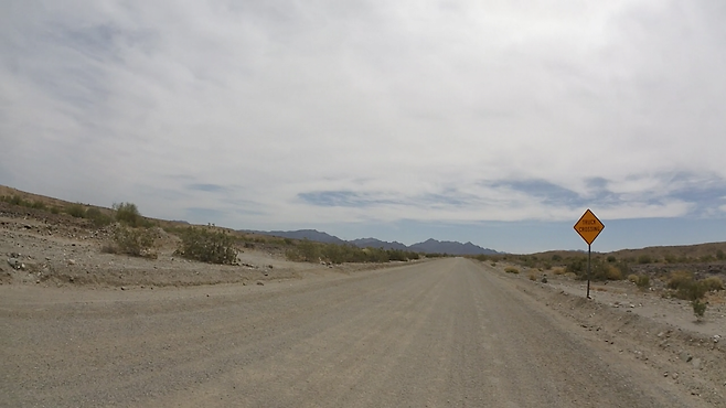 P4240054.MOV.00_00_10_17.스틸 001.png 여행 3일 만에 죽을 수도 있었다 .. 73일 미국 횡단 자전거 여행_7편 미국 횡단 자전거 여행_7편 [여행 최대 위기 그리고 은인들]