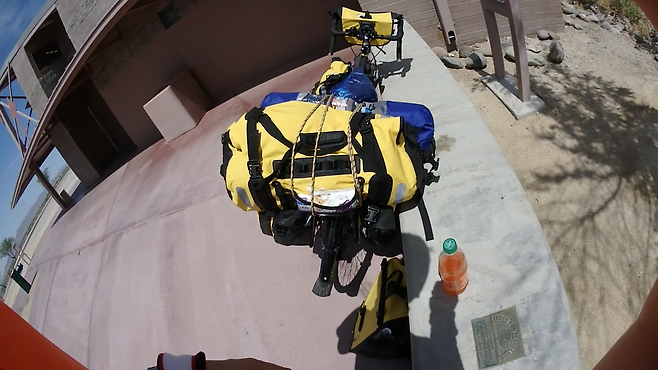 P4240073.MOV.00_00_01_46.스틸 001.png 여행 3일 만에 죽을 수도 있었다 .. 73일 미국 횡단 자전거 여행_7편 미국 횡단 자전거 여행_7편 [여행 최대 위기 그리고 은인들]