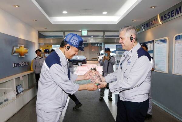 헥터 비자레알 GM 한국사업장 사장 GM 부평공장 방문 사진 한국GM