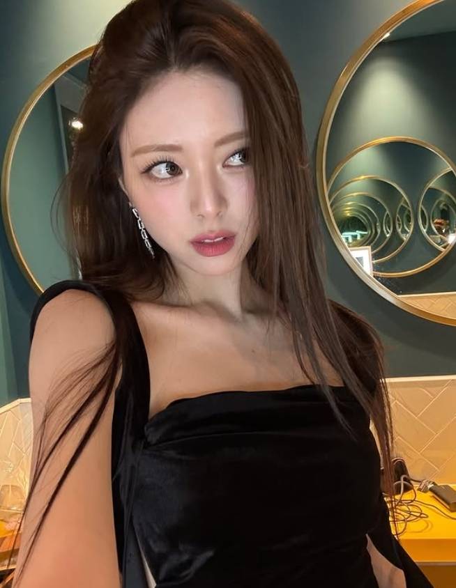 유나 소셜 미디어