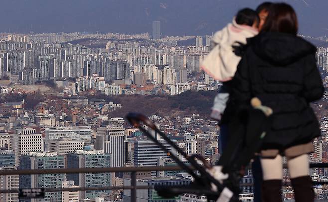 서울 남산에서 바라본 시내 아파트 단지 ⓒ연합뉴스