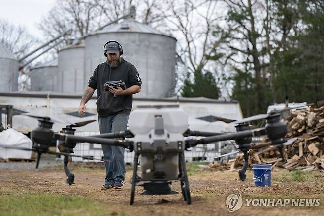 미국 농장에서 사용 중인 중국산 드론 [AP 연합뉴스 자료사진. 재판매 및 DB 금지]