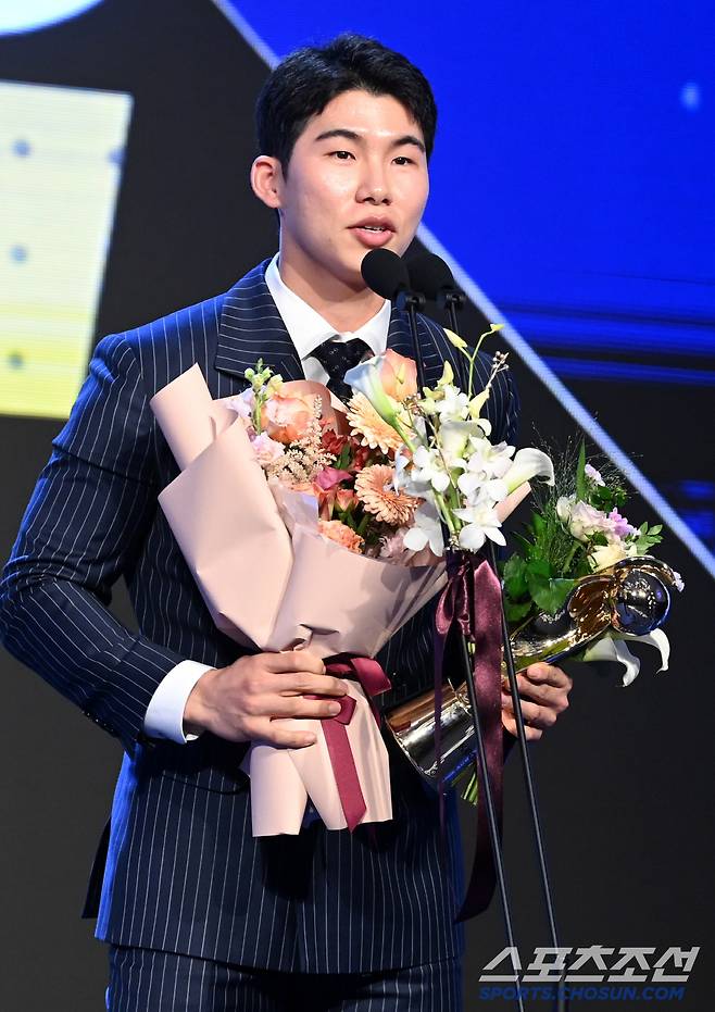 26일 롯데호텔월드에서 열린 2024 KBO 시상식, 2루수부문 수비상 키움 김혜성이 소감을 말하고 있다. 잠실=허상욱 기자 wook@sportschosun.com/2024.11.26/