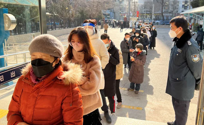 중국에서도 호흡기 감염병 환자가 폭증하고 있다. NDTV WORLD