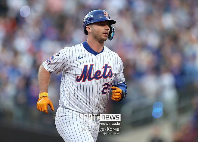 ▲&nbsp; 오랜 기간 팀의 1루와 중심 타선을 지켰던 피트 알론소는 메츠를 떠날 가능성이 높고, 그렇다면 메츠는 다각도에서 내야 보강을 검토할 수 있다.
