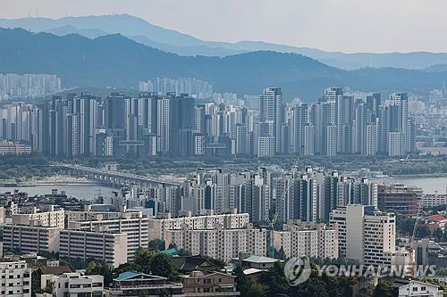 남산에서 바라본 서초구 일대 아파트 모습 [사진 출처 = 연합뉴스]