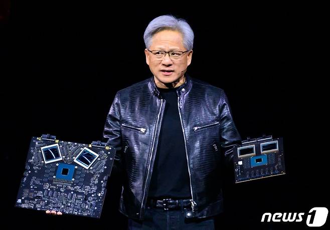 젠슨 황 엔비디아 CEO가 지난 2017년과 2019년 이후 세번째 CES 기조연설에 나선다. ⓒ AFP=뉴스1