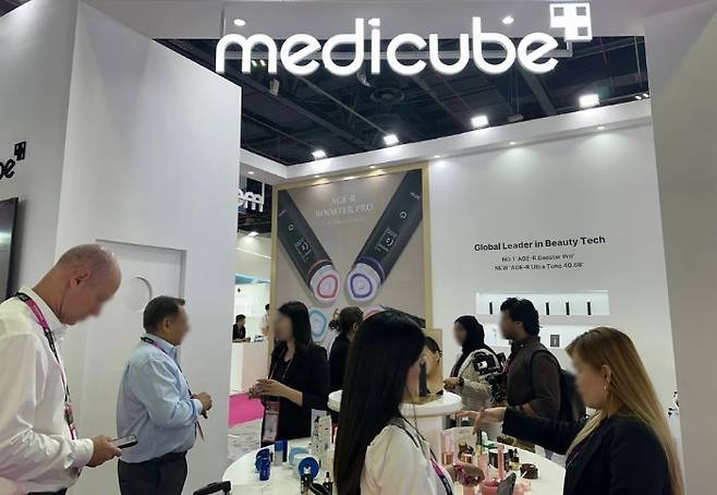 에이피알은 지난해 11월 2024 두바이 뷰티 월드’(2024 Beautyworld Middle East)에 참여해 'K-뷰티테크'를 선보였다. (에이피알 제공)