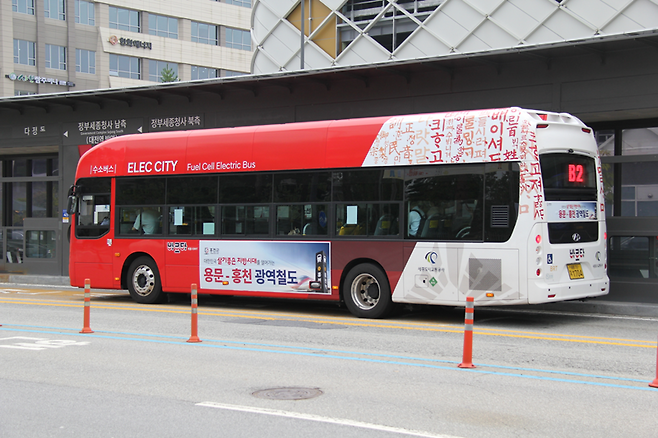 홍천군이 용문~홍천 광역철도 유치를 위해 세종시와 서울 등지에서 홍보 활동을 전개하고 있다. 홍천군 제공