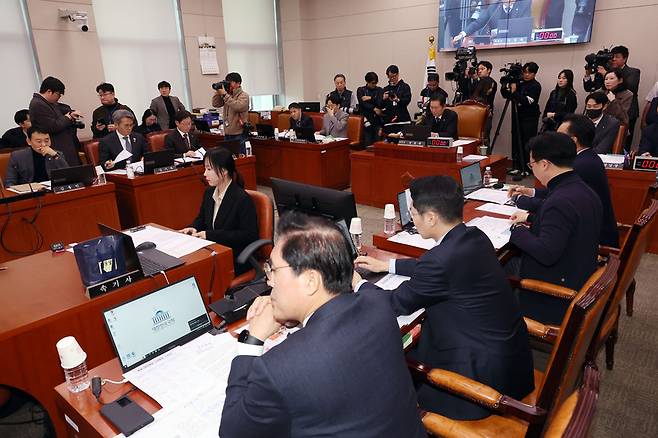 7일 오후 국회에서 열린 에서 정청래 위원장이 의사봉을 두드리고 있다. / 사진=연합뉴스