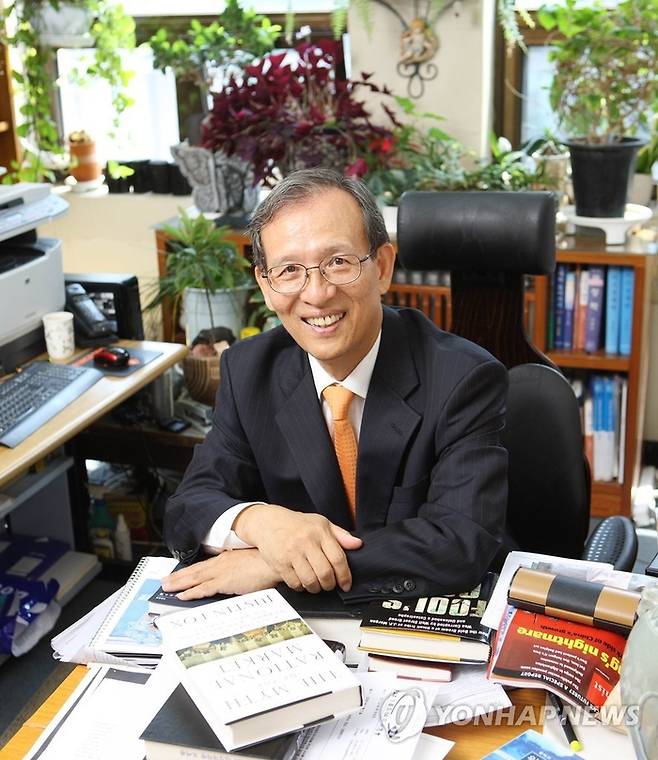 이준구 명예교수. 연합뉴스