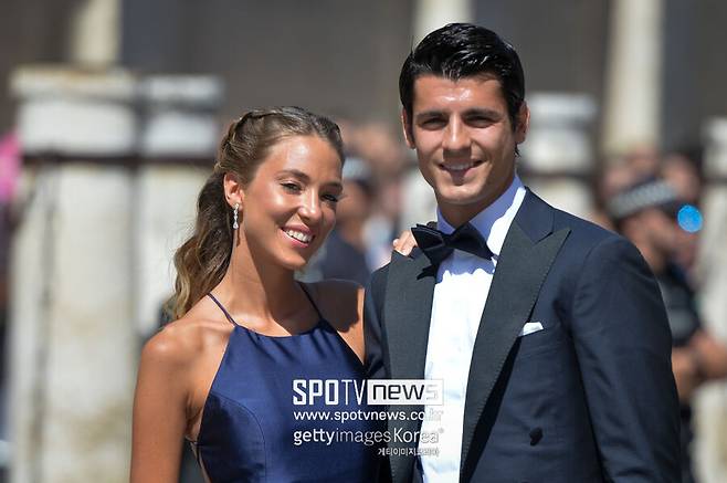 ▲ 알바로 모라타는 2024년 아내 알리카 캄펠로와 이혼했다. 둘 사이 4명의 자녀를 두면서 영원히 미래를 함께할 운명처럼 보였는데, 두 사람의 개인적인 문제로 결별을 택했다. 가장 힘든 한해를 보내던 둘의 재결합 가능성이 불거졌다. 캄펠로의 게시물을 통해 모라타와 함께 자녀들의 놀이방을 만들었다는 게 알려졌다.