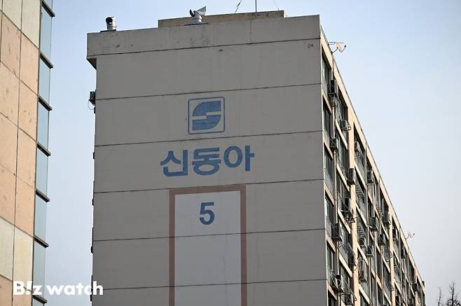 8일 법정관리를 신청한 신동아건설이 시공하는 '검단신도시 파밀리에 엘리프'가 모집공고를 취소했다. 사진은 신동아 이촌 아파트 모습./사진=이명근 기자 qwe123@