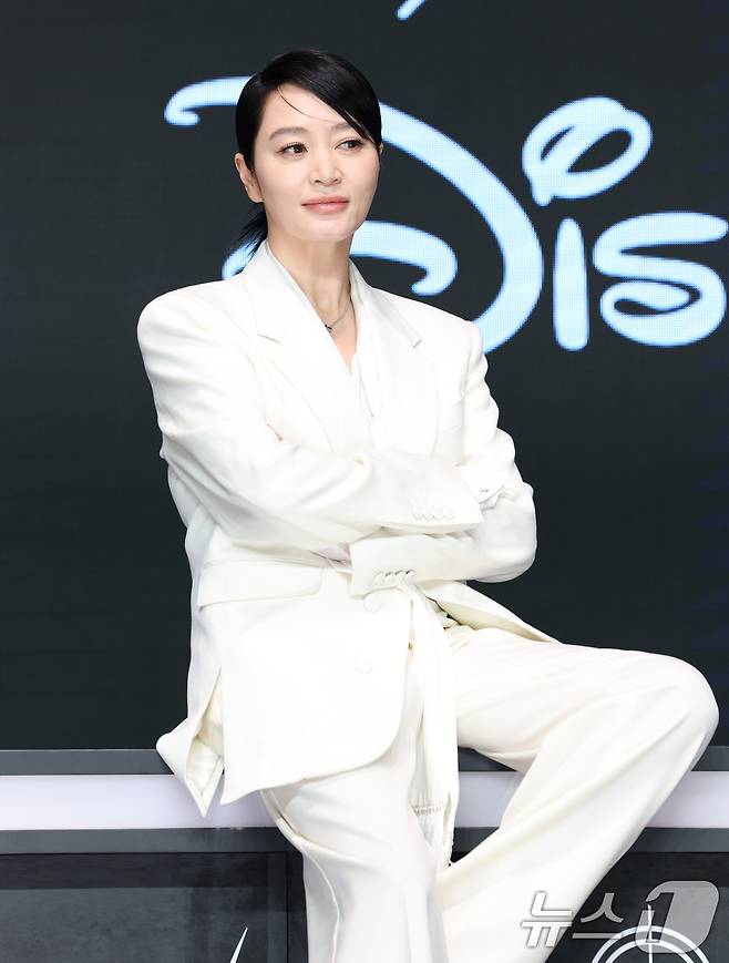 배우 김혜수가 8일 서울 영등포구 콘래드호텔에서 열린 디즈니+(플러스) 새 오리지널 시리즈 '트리거’ 제작발표회에 참석해 매력을 발산하고 있다. ⓒ News1 권현진 기자