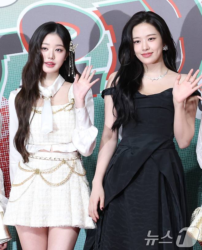 아이브 장원영과 안유진(오른쪽) 2024.12.25/뉴스1 ⓒ News1 권현진 기자