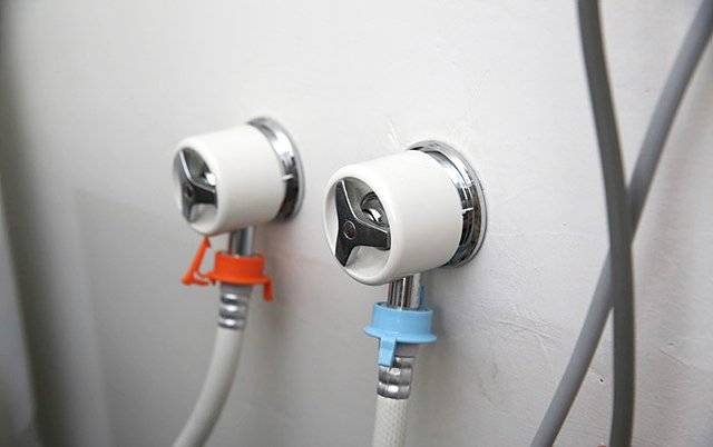 3.jpg (정보글)한파에 수도관.계량기.수도꼭지.세탁기 동파 예방 방법 (정보글)한파에 수도관.계량기.수도꼭지.세탁기 동파 예방 방법