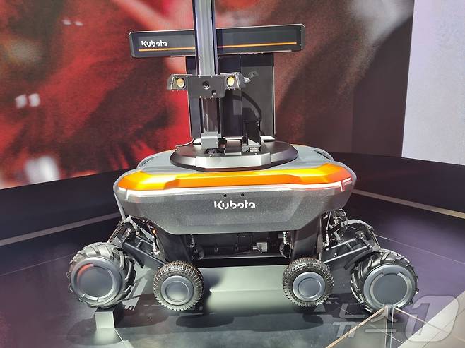 8일(현지시각) 미국 라스베이거스에서 열리는 CES 2025 구보타 부스에 전시된 4륜 로봇 'KATR'. 2025.1.8/뉴스1 ⓒ News1 박주평 기자