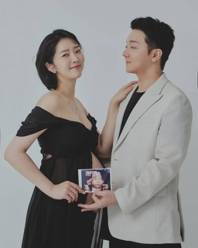 가수 겸 배우 배슬기 부부. 사진|심리섭 SNS