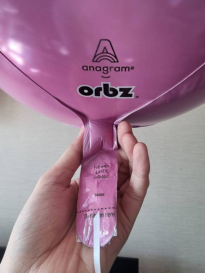 20241106_121955.jpg 아나그램 바이브런트 핑크 오브 은박풍선