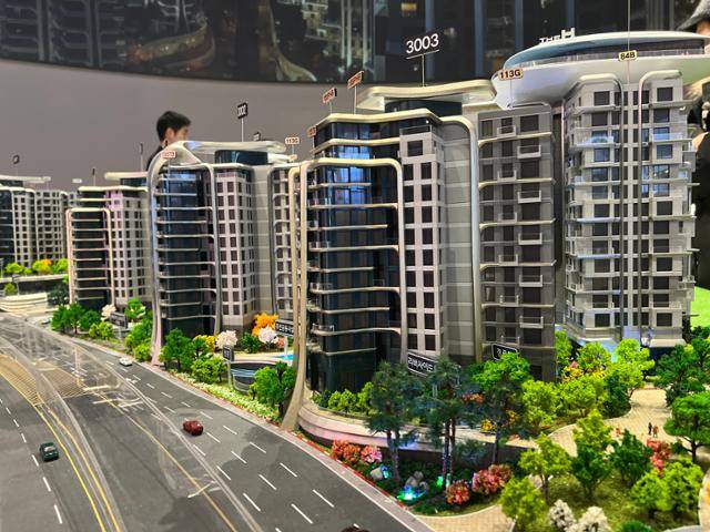 현대건설이 제안한 한남4구역 정비사업 주택 단지 모형. 일반 아파트에서 보기 어려운 곡선으로 외관을 마감했다. 김민호 기자