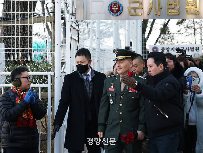 해병대 채 상병 순직 사건 수사 관련 항명 및 상관명예훼손 혐의로 기소돼 1심에서 무죄를 선고 받은 박정훈 전 해병대 수사단장이 9일 서울 용산구 중앙지역군사법원에서 나오고 있다. 한수빈 기자