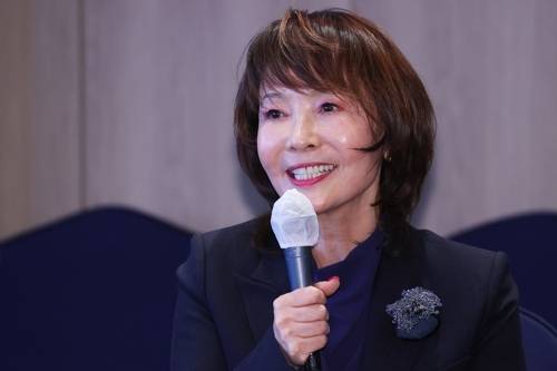김선희 한국예술종합학교 교수가 8일 서울 중구 롯데호텔에서 열린 글로벌 발레스타 초청 갈라공연 기자간담회에서 질문에 답하고 있다. 연합뉴스