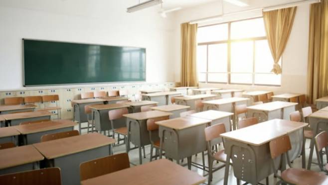 자녀 문제로 상담 중 초등학교 교사를 밀쳐 다치게 한 학부모가 벌금형을 선고 받았다. 사진은 기사와 무관함/사진=게티이미지뱅크