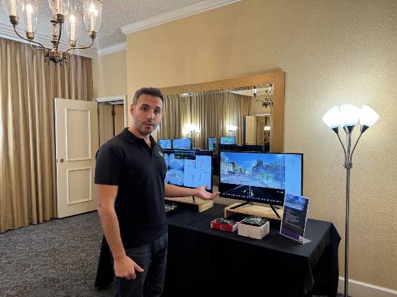 필립 비달 스트라드비젼 CBO가 3D 인식 네트워크를 적용한 SVNet을 소개하고 있다/사진제공=스트라드비젼