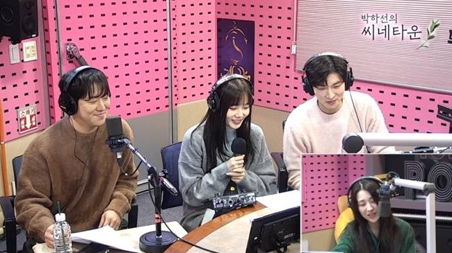 왼쪽부터 정원영, 민경아, 박강현