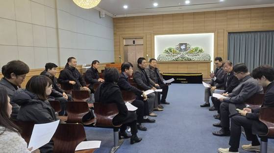 지난 6일 故서병환 우등관광 대표와 딸인 故서영신 실장의 빈소가 차려진 광주시 북구 그린장례문화원 세미나실에서 무안 제주항공 참사 관련 여행업계 긴급 간담회가 열렸다. 사진 한국여행업협회