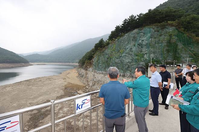 강릉시 오봉저수지 현장 점검. 강릉시 제공 *재판매 및 DB 금지