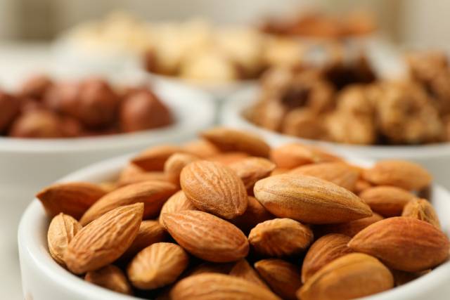 아몬드 한 줌(30g, 약 23알)에는 6g의 단백질이 들어 있다. [123RF}