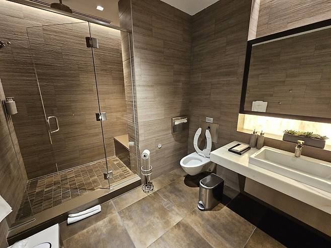 20241025_081533.jpg (스압) ANA(전일본공수) 비지니스석 "더 룸" 리뷰 ㄷㄷㄷ.jpg