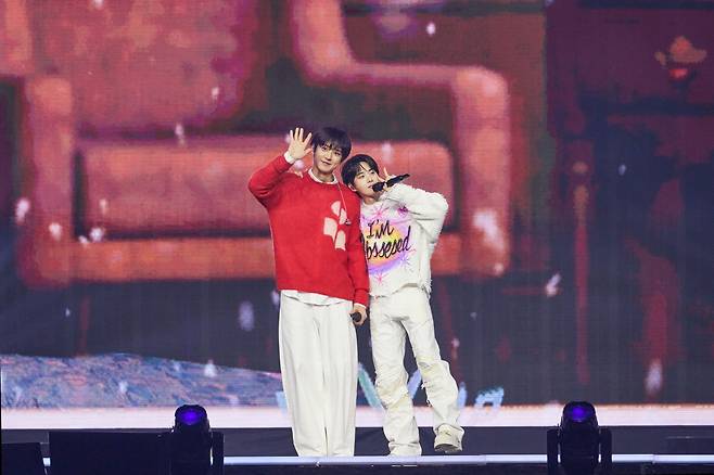 엑소 찬열(왼쪽), 수호. 사진 제공=SM엔터테인먼트