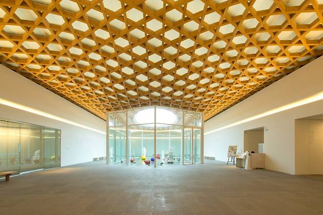 오이타 현립미술관 '아마니와'