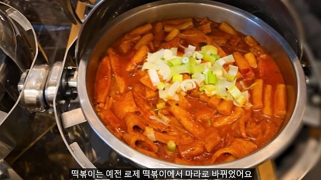 GOMCAM 20250112_2308330468.jpg 1인 14만원 국내 최고가 딸기뷔페에서 나오는 음식 종류