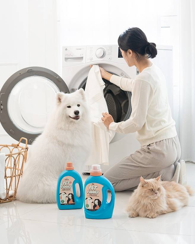 LG생활건강이 '팻-패밀리' 브랜드로 선보인 '피지(FiJi) 팻-패밀리 세탁세제'/ LG생활건강 제공